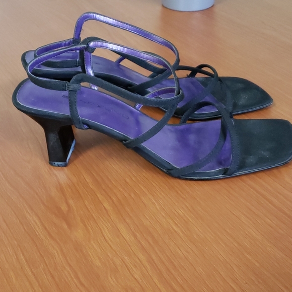 Heels - Picture 2 of 2